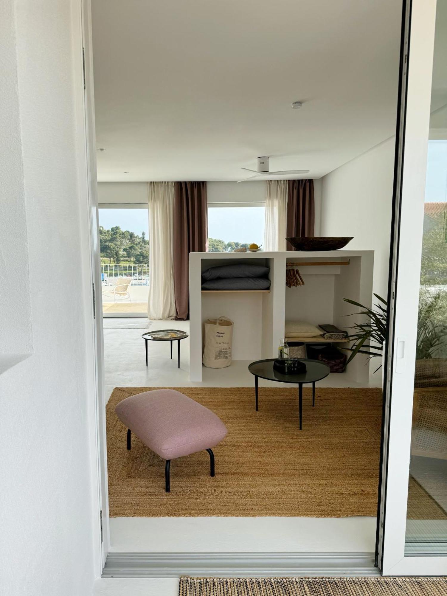 Sol Melba Boutique Studios - Maslinica Chambre photo